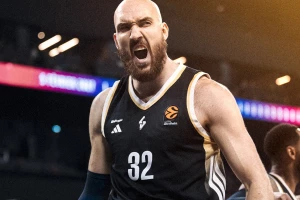 Centar Asvela briljirao protiv Efesa i zaslužio MVP nagradu